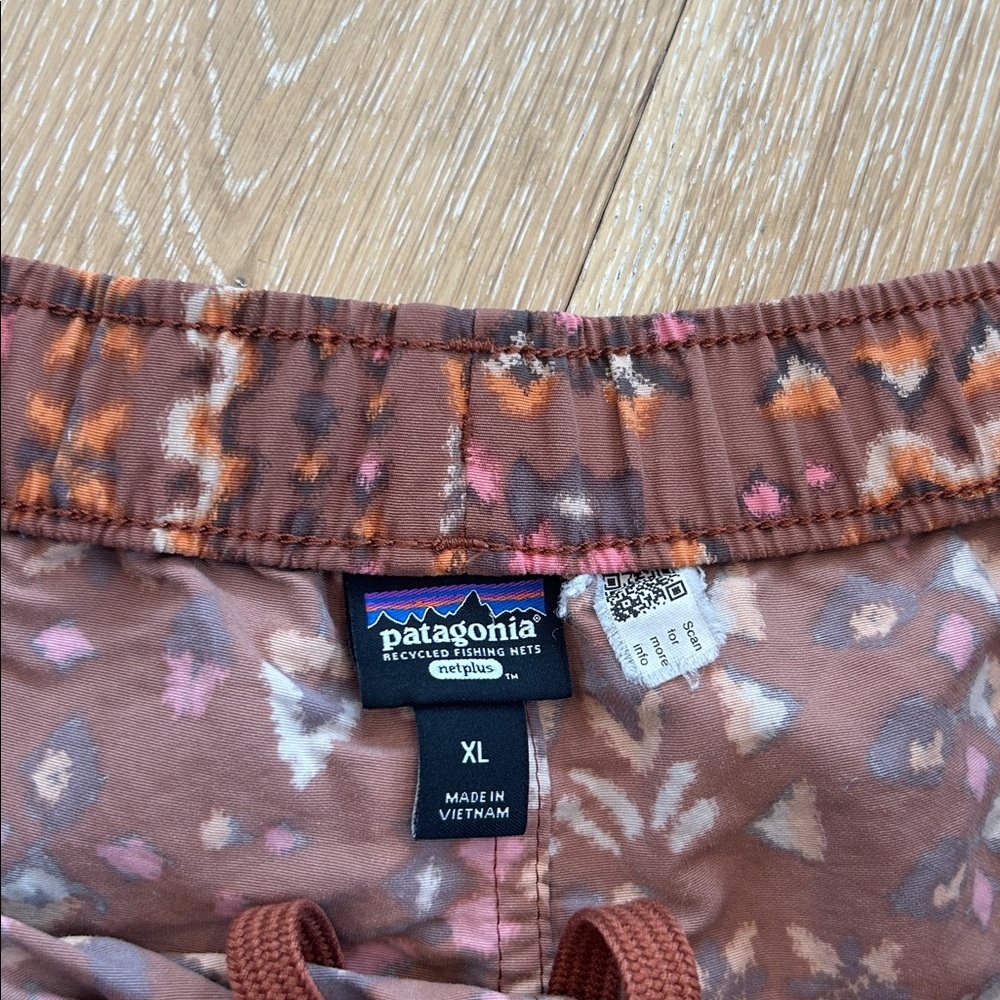 Patagonia Shorts - Picture 5 of 7